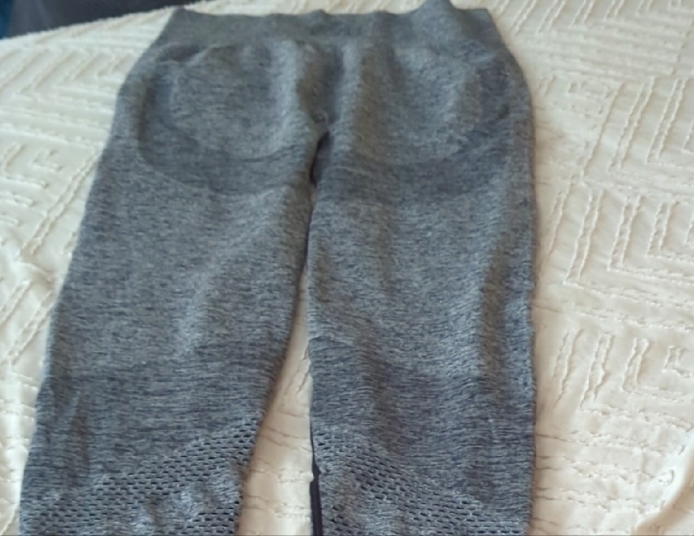 PINK Victoria's Secret Gray Leggings Soft Knit Tapered Fit